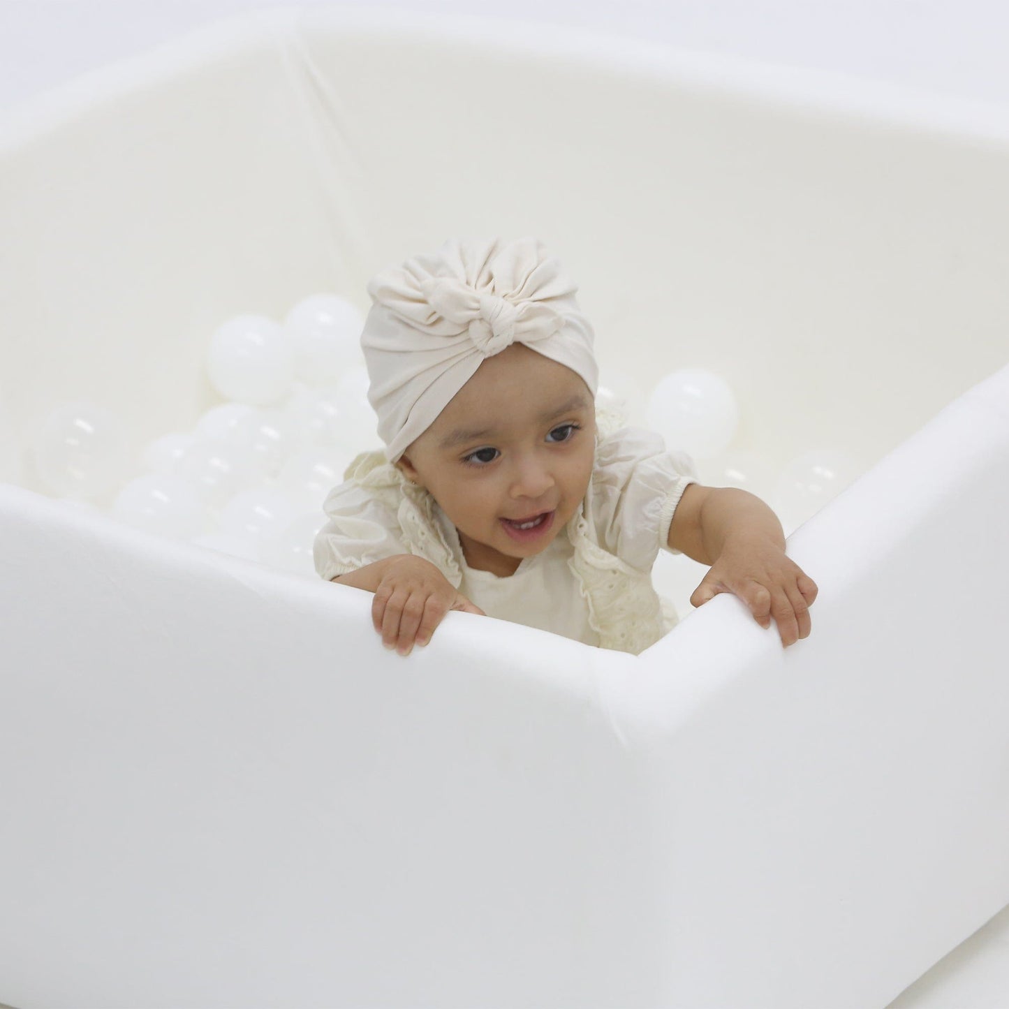 Premium White Square Ball Pit + 400 Balls
