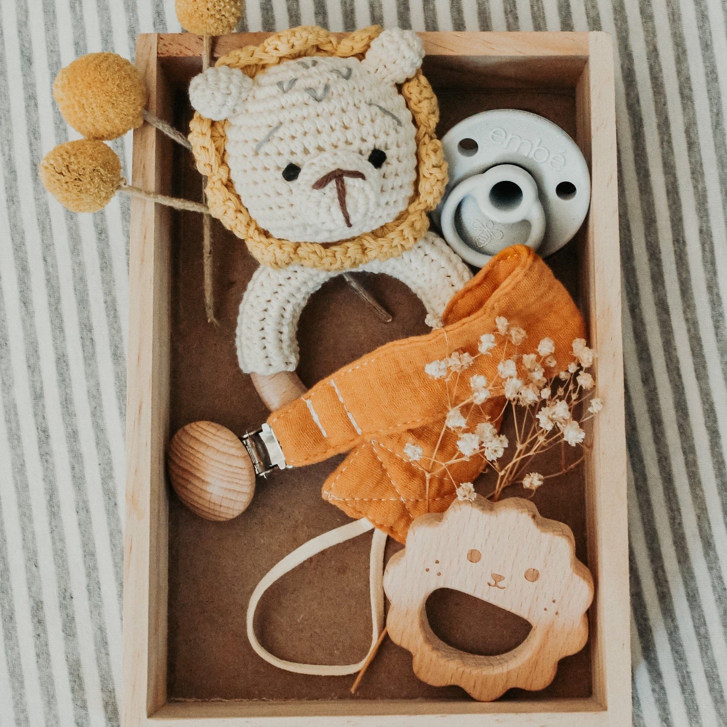 Lion Binnie Soothe Baby Shower Gift Box