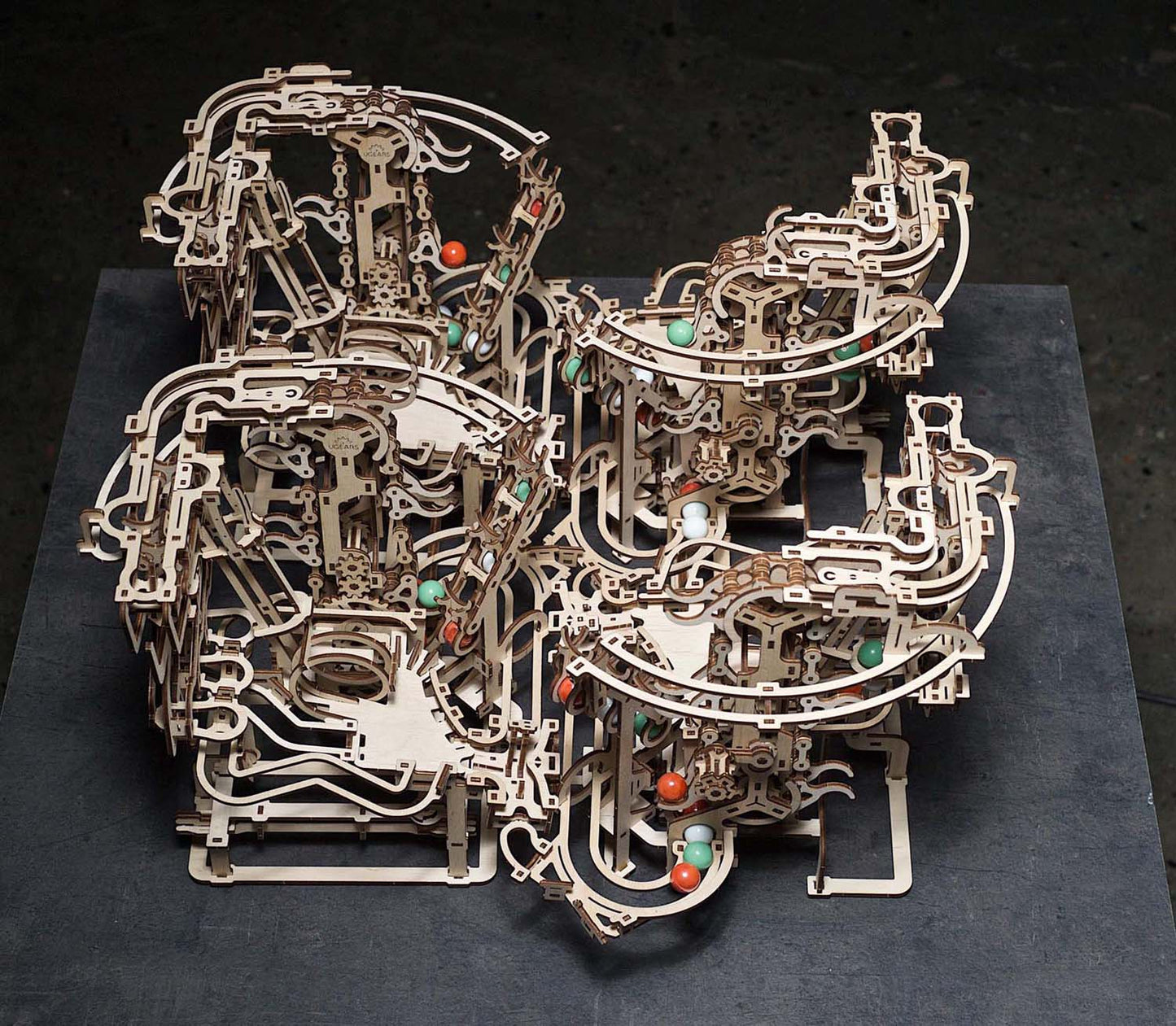 Marble Run Chain Hoist - 1 Mechanical Model