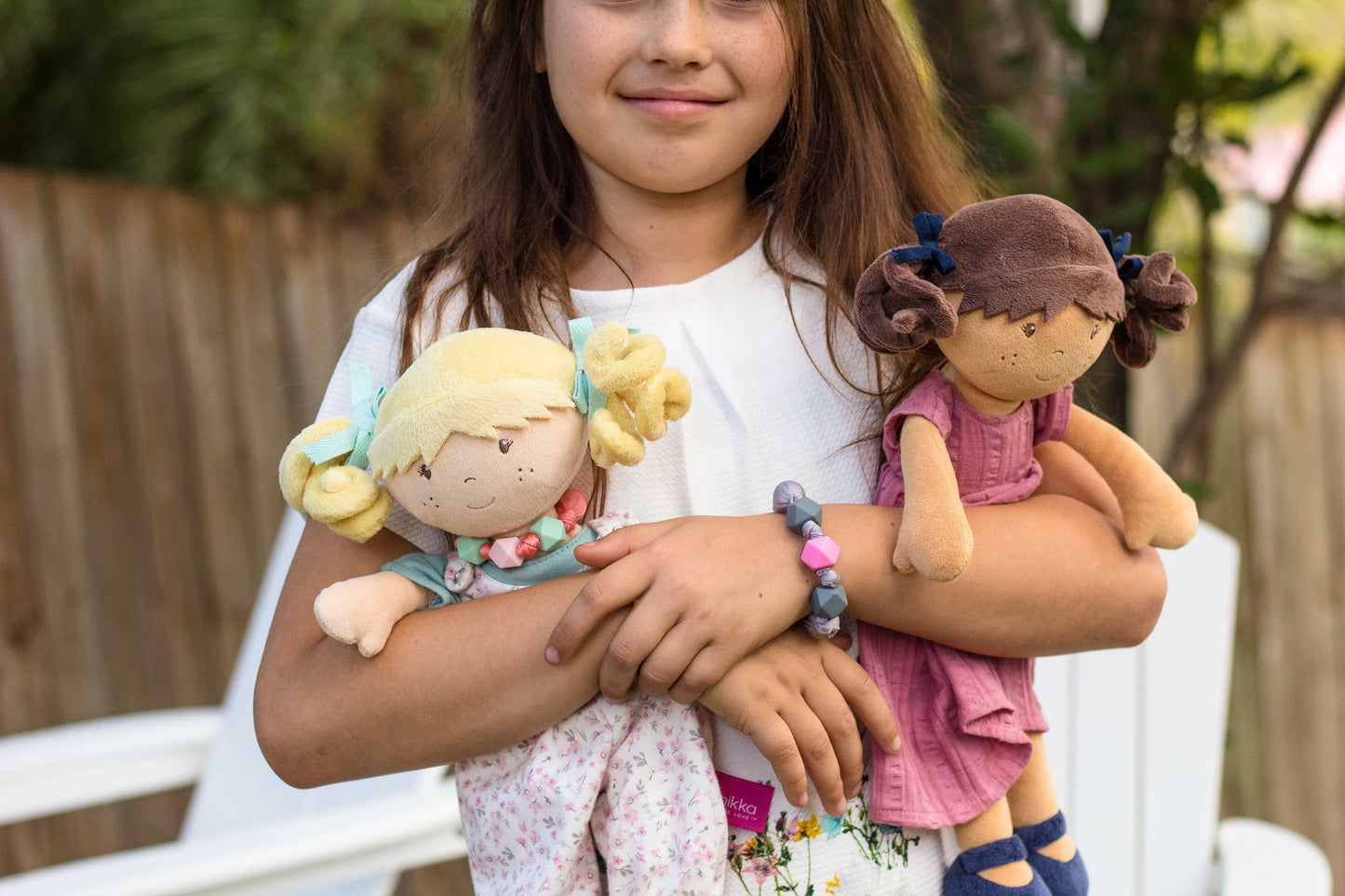 Lucy With Friendship Bracelet In Flower Printed Outfit