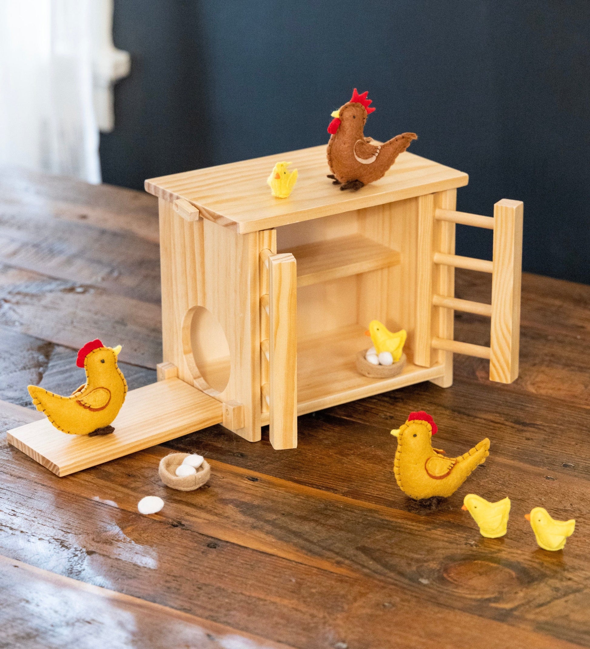 Wooden Chicken Coop and Felt Chickens Play Set