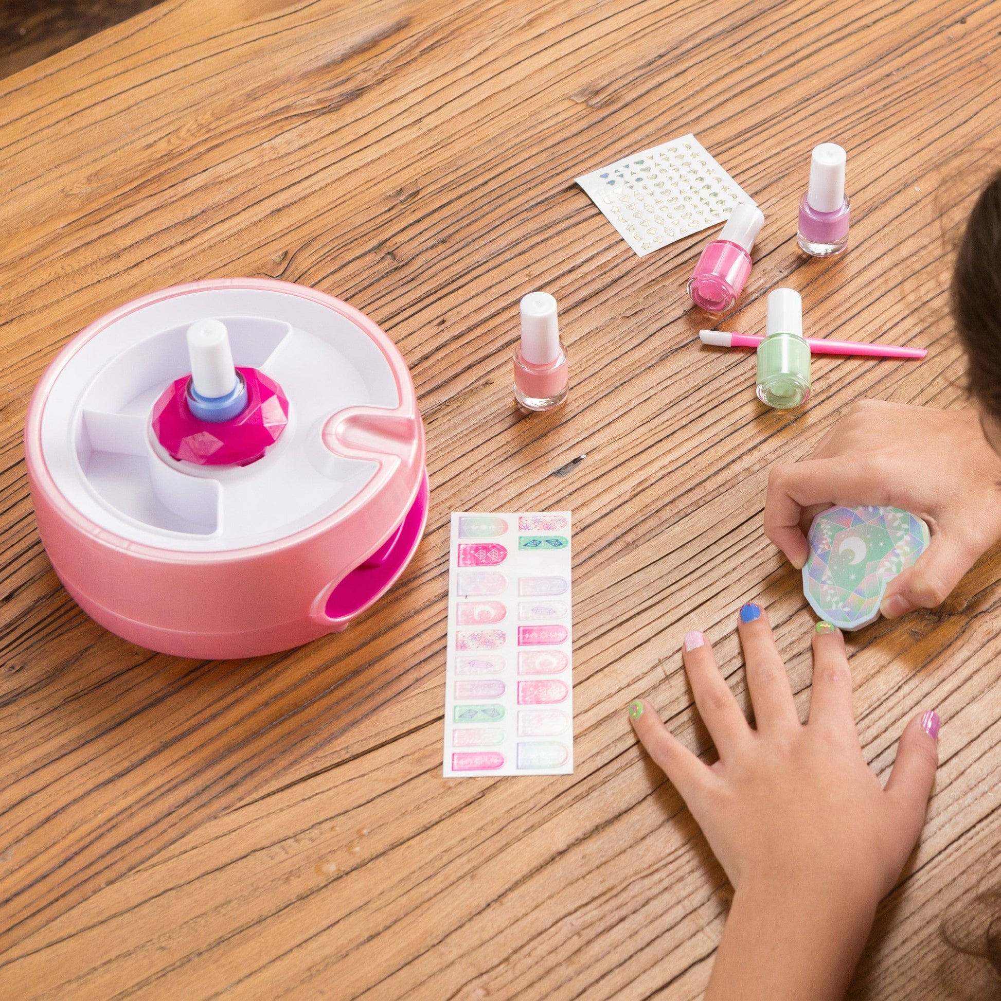 Deluxe Manicure Kit with Magic Nail Dryer