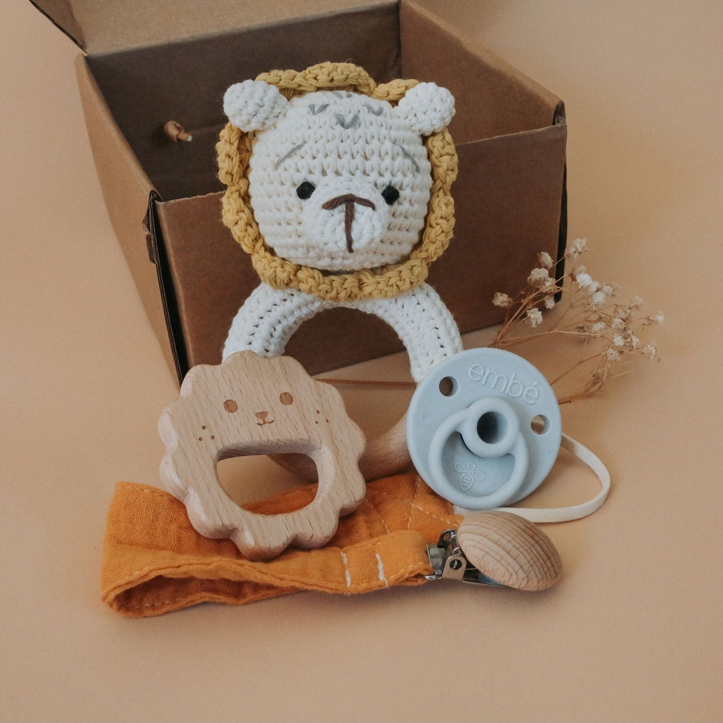Lion Binnie Soothe Baby Shower Gift Box