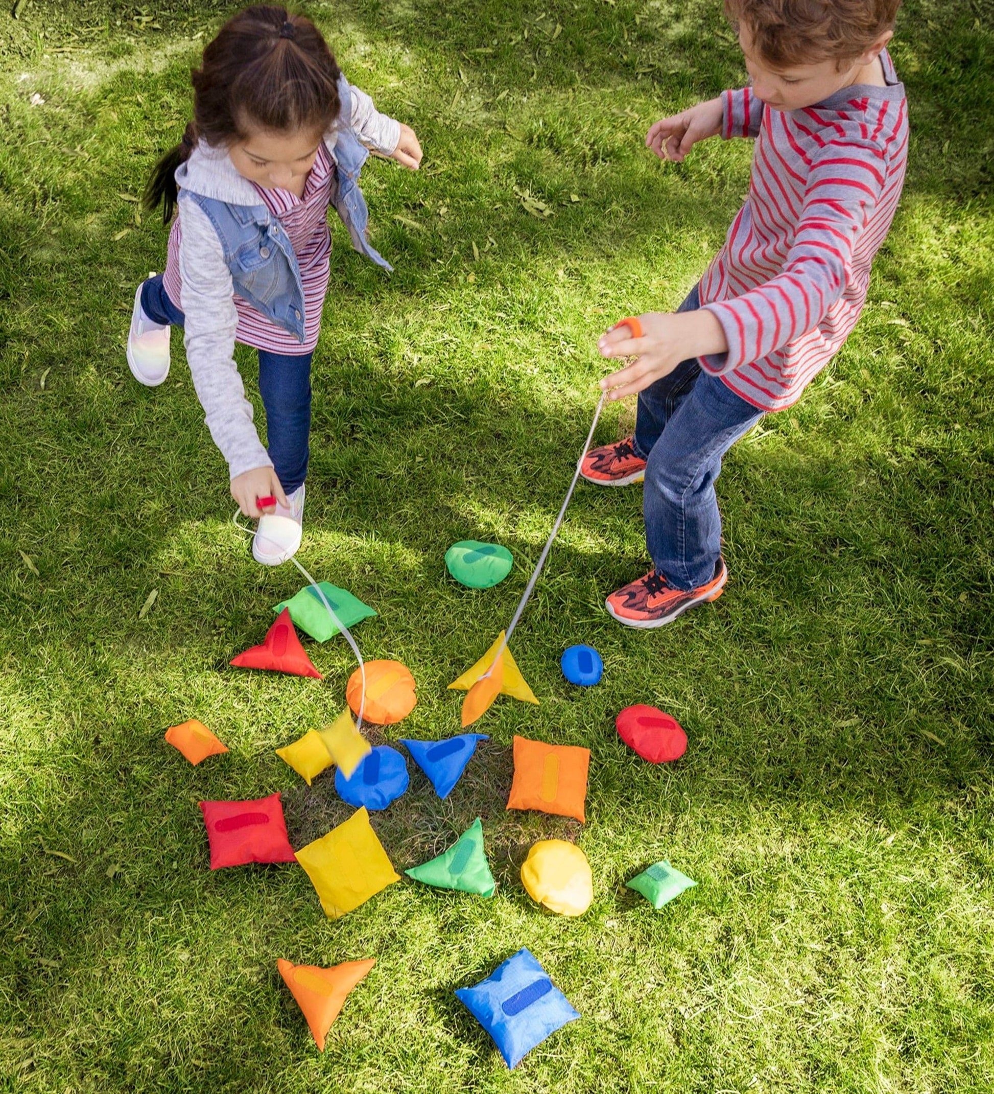 Quick Snap Bean Bag Bungee Game