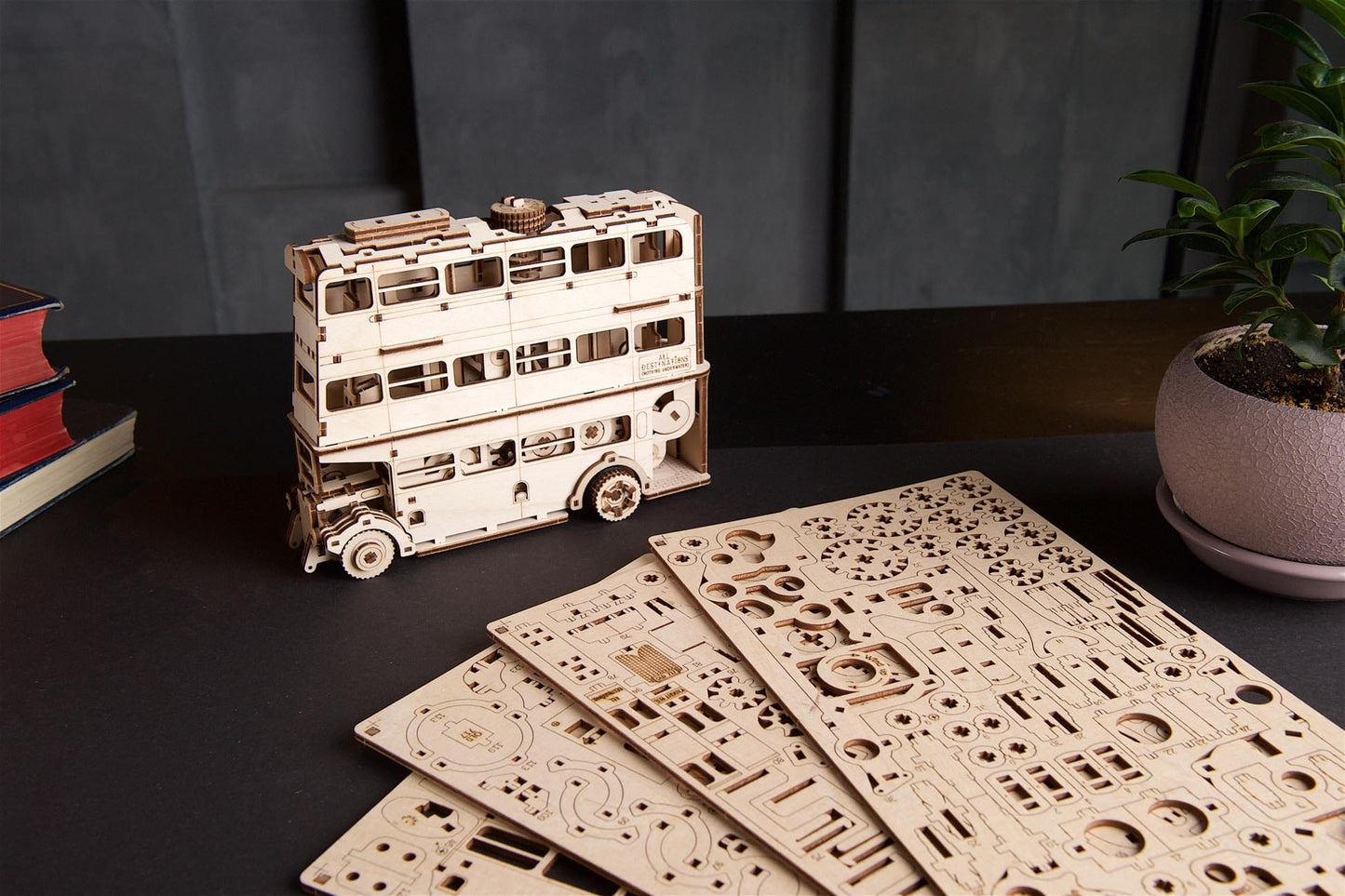 Harry Potter™ Knight Bus™ Model Kit