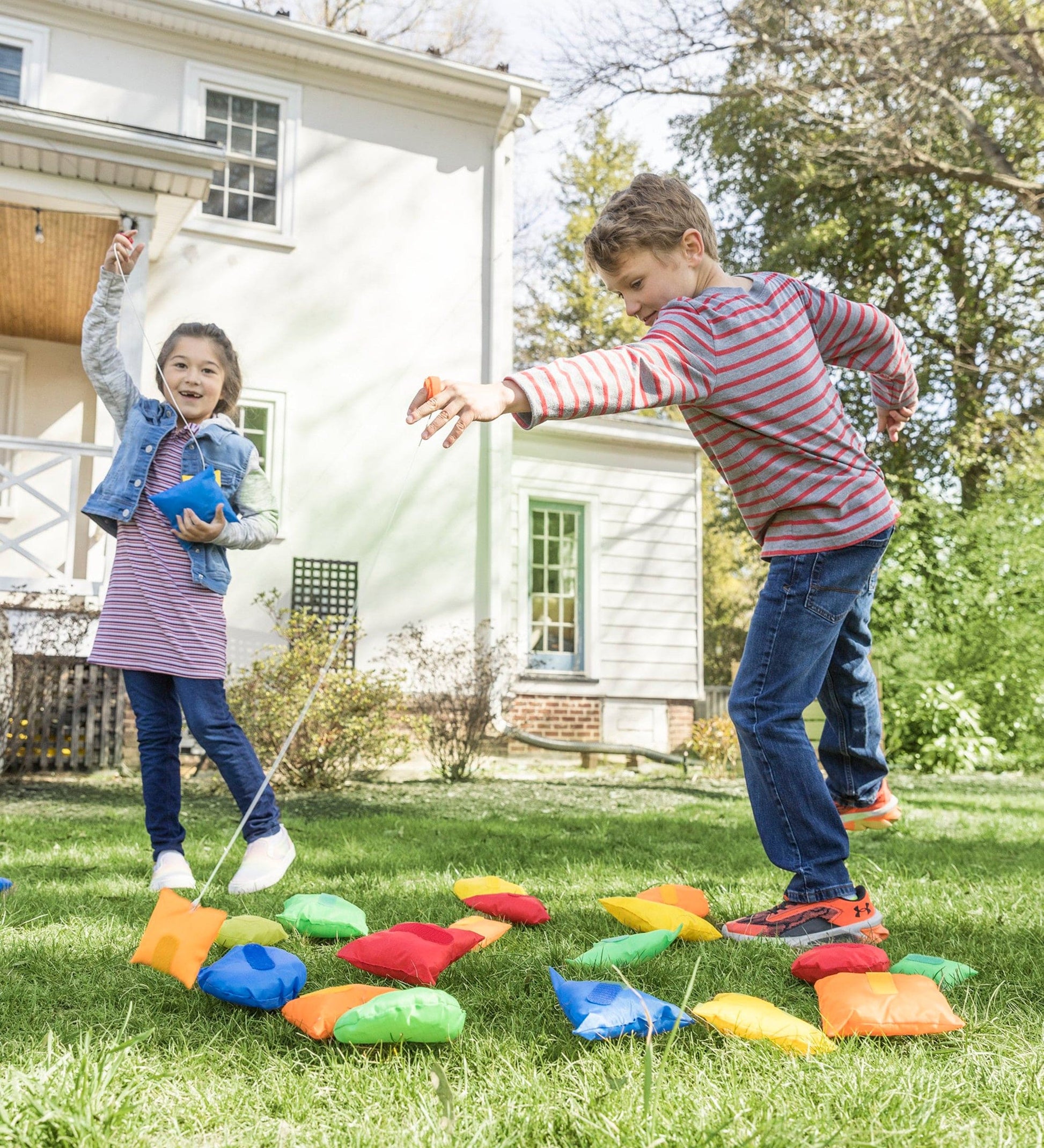 Quick Snap Bean Bag Bungee Game