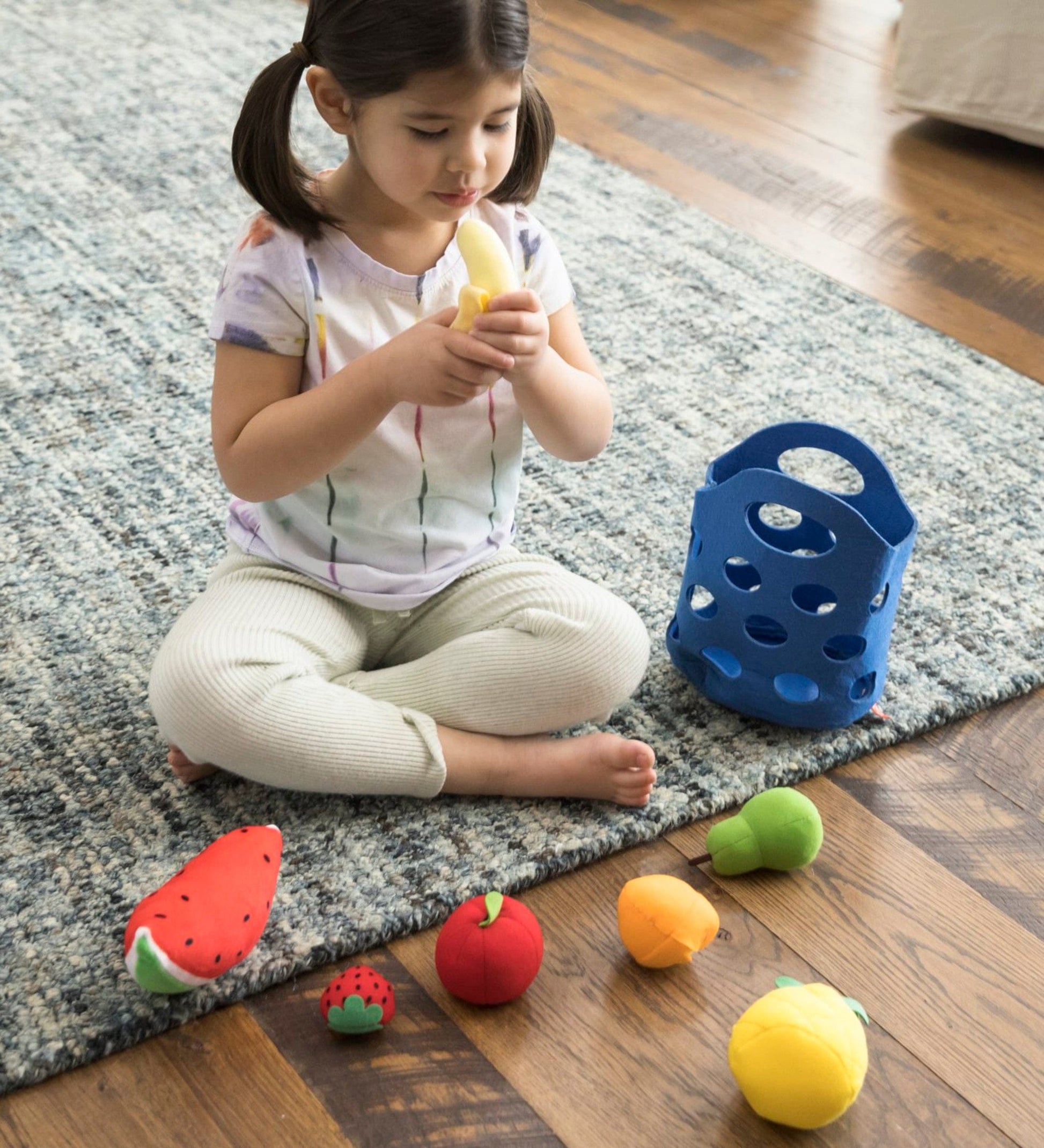 7-Piece Felt Fabric Pretend-Play Food Basket