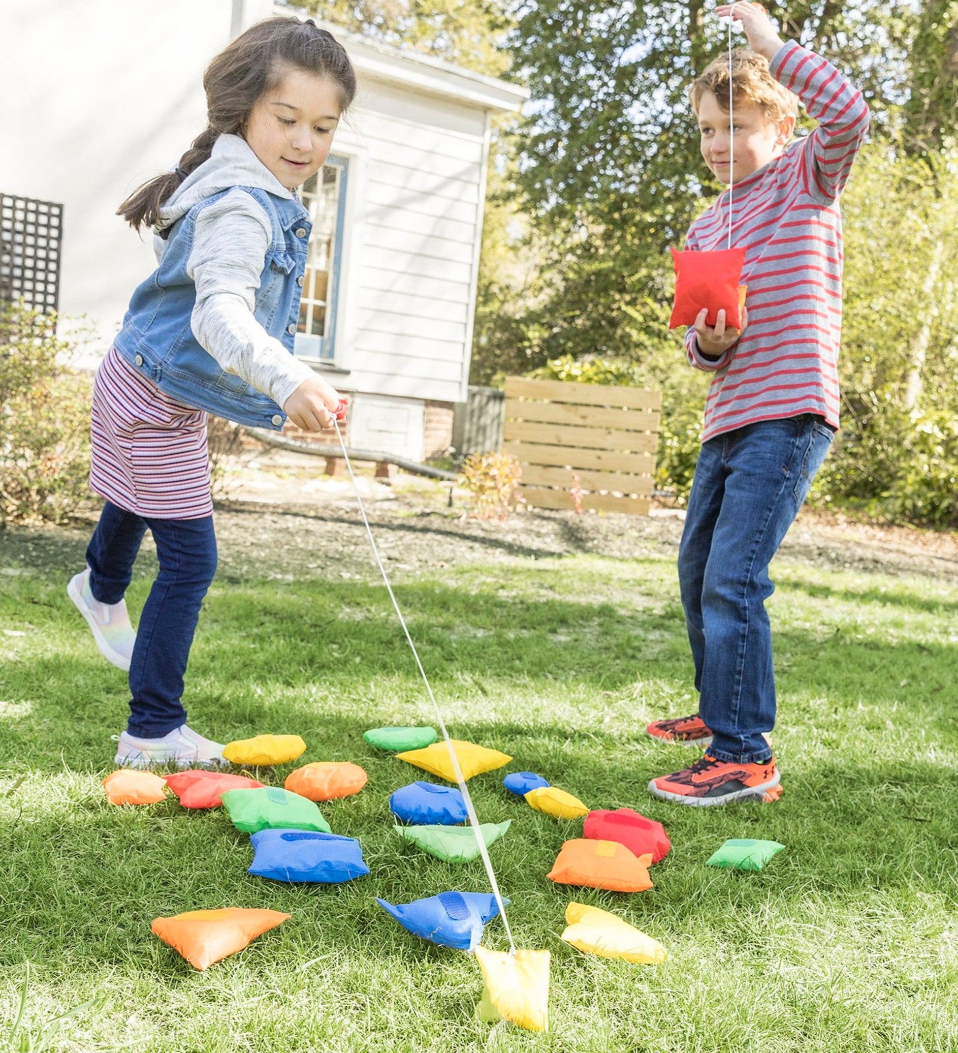 Quick Snap Bean Bag Bungee Game