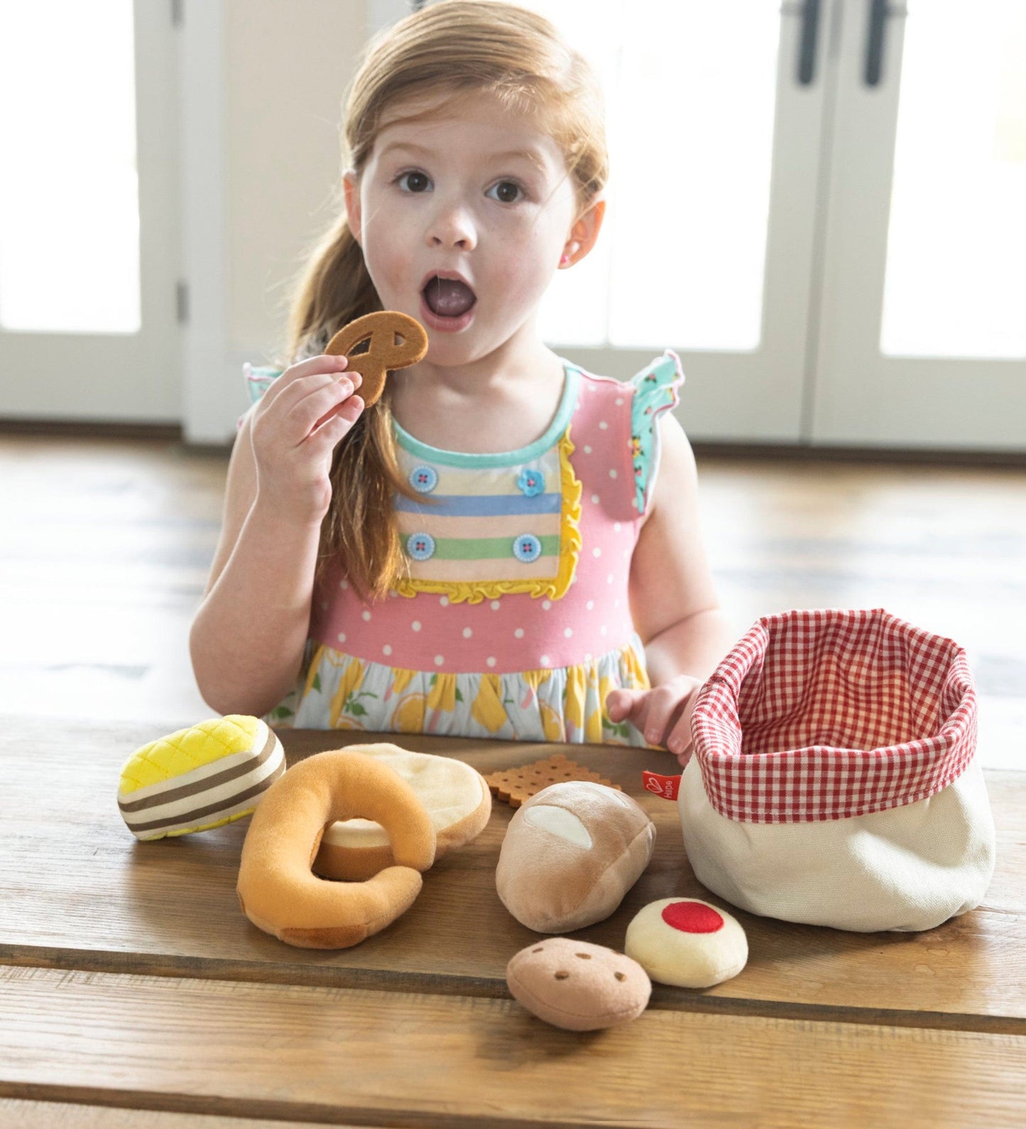 8-Piece Felt Fabric Pretend-Play Bread Basket