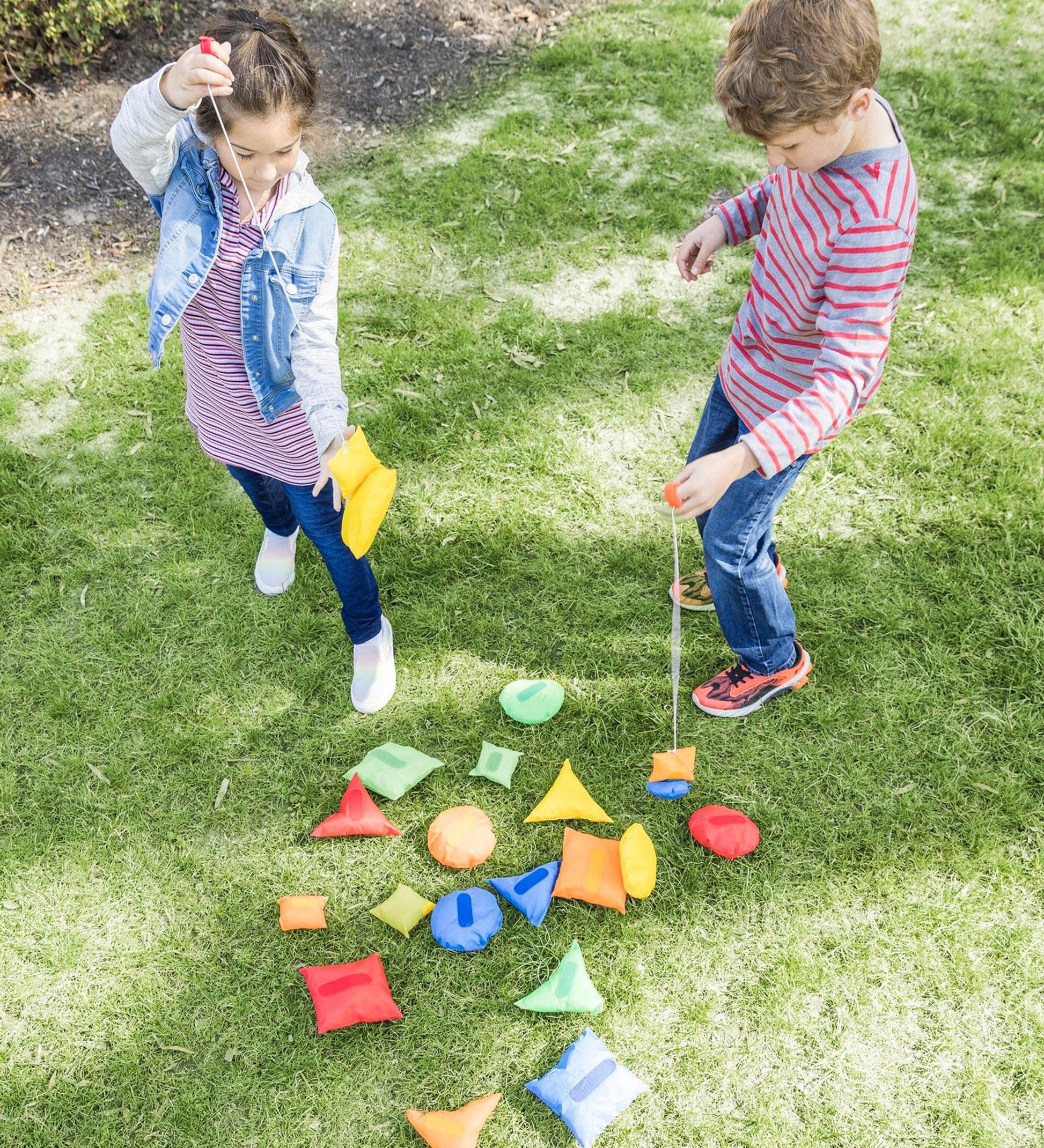 Quick Snap Bean Bag Bungee Game