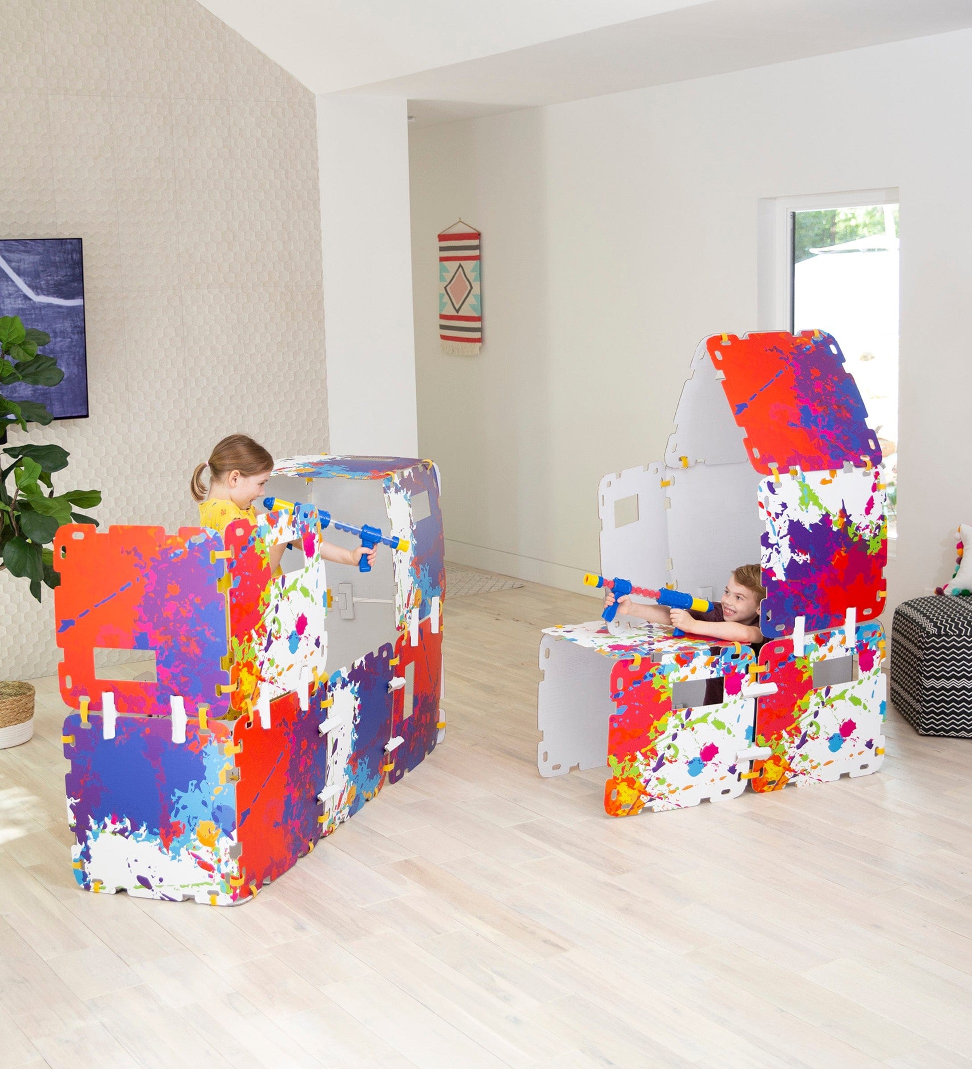 32-Panel Battle Fortress Fantasy Forts Kit Set with 2 Battle Blasters and 24 Balls