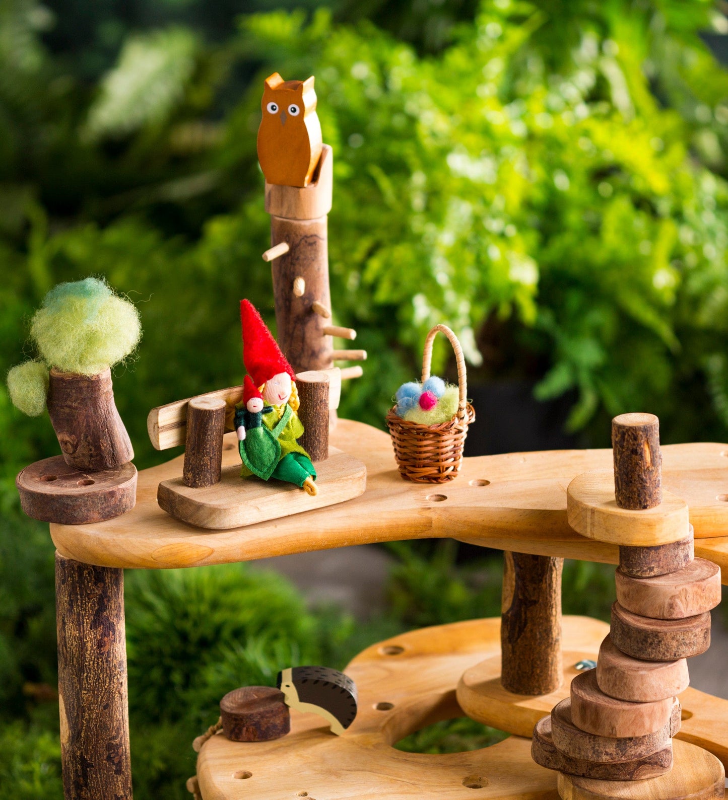 Tree Fort Kit with Furniture and Woodland Friends Dolls