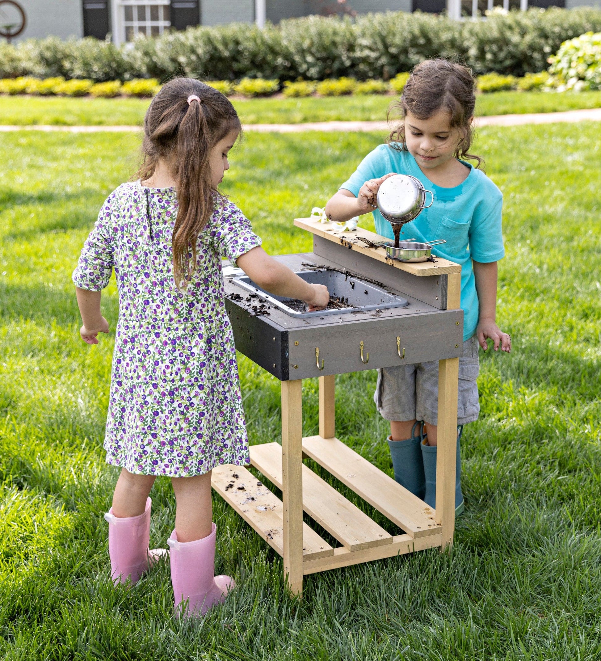 Jr. Chef's Wooden Mud Play Kitchen and Imagination Station with Metal Accessories