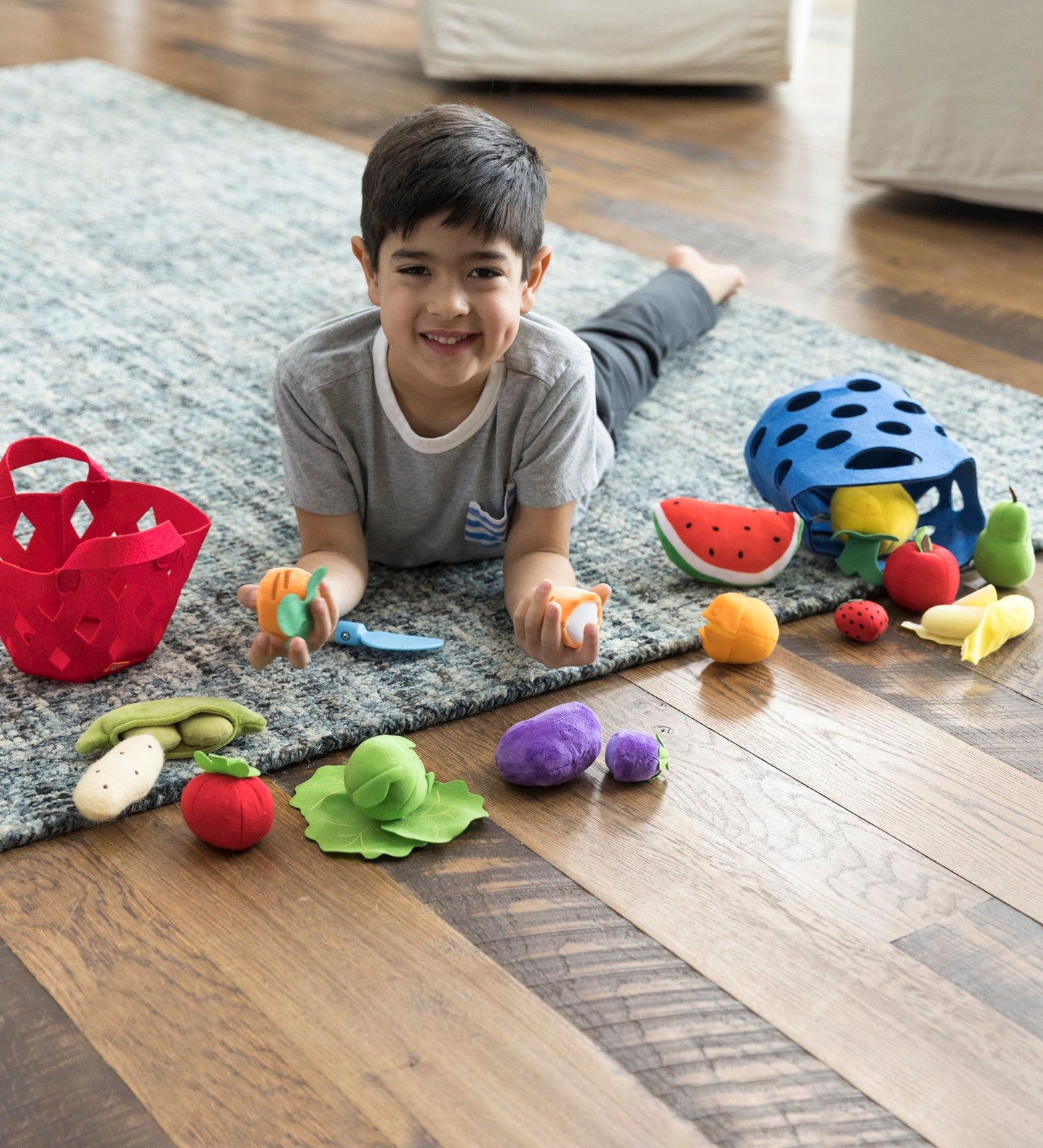 7-Piece Felt Fabric Pretend-Play Food Basket