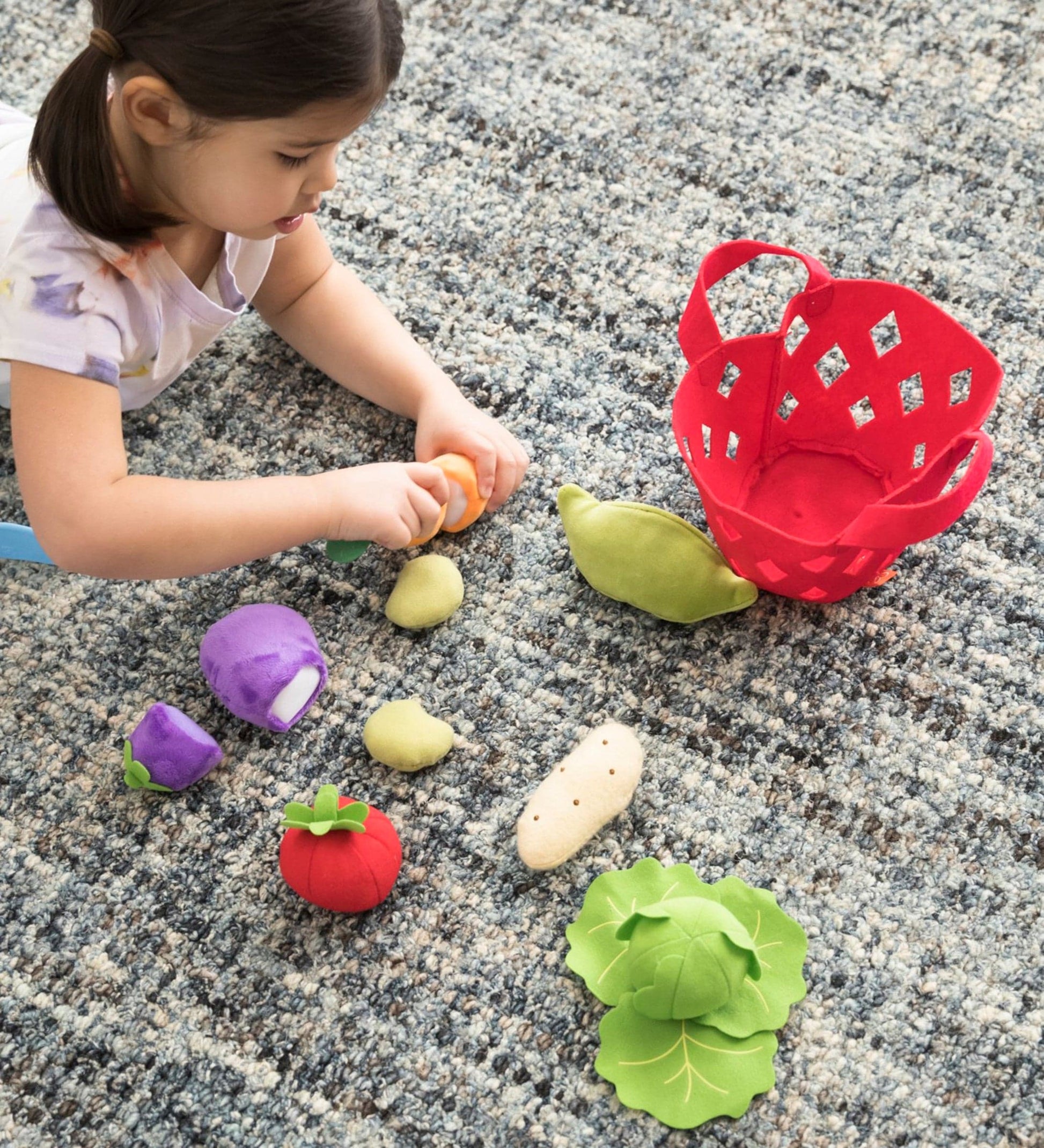 7-Piece Felt Fabric Pretend-Play Food Basket