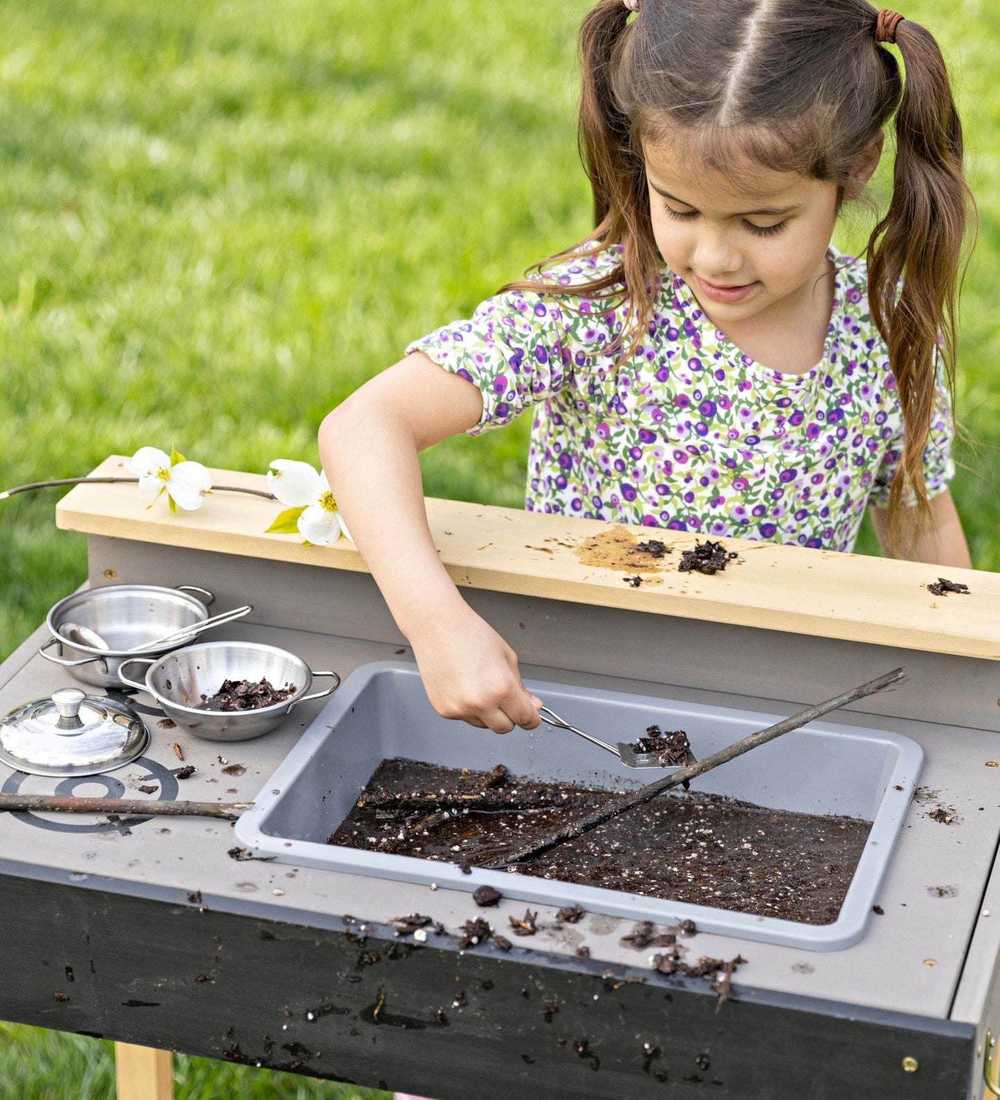 Jr. Chef's Wooden Mud Play Kitchen and Imagination Station with Metal Accessories